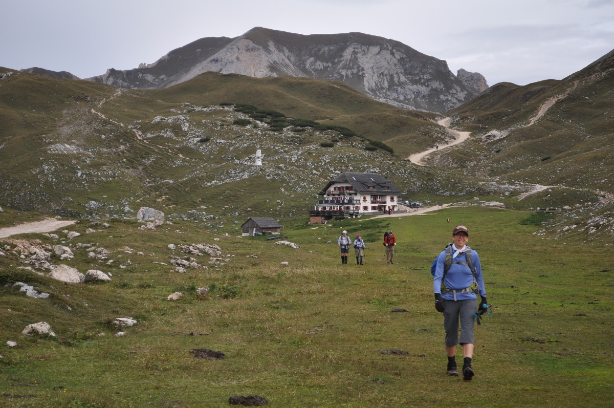 Kate hiking in Italy