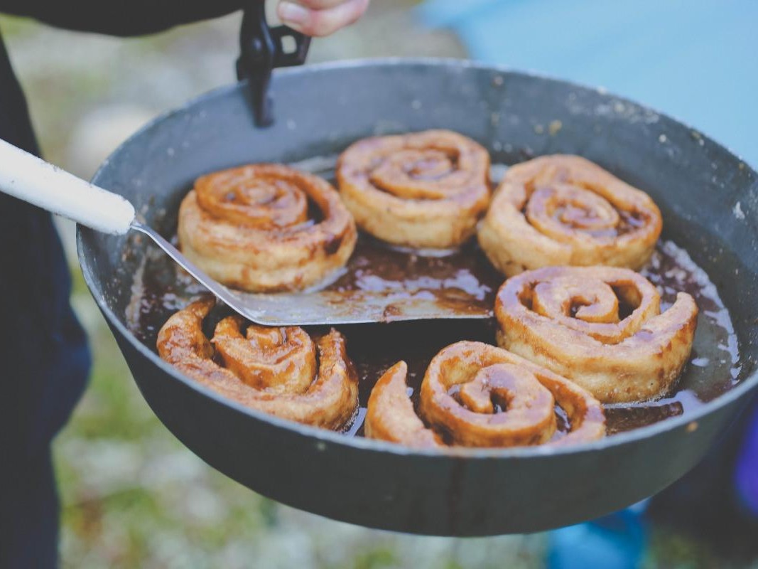 Cinnamon rolls in a fry bake pan